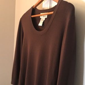 Chocolate brown 3/4 sleeve top.